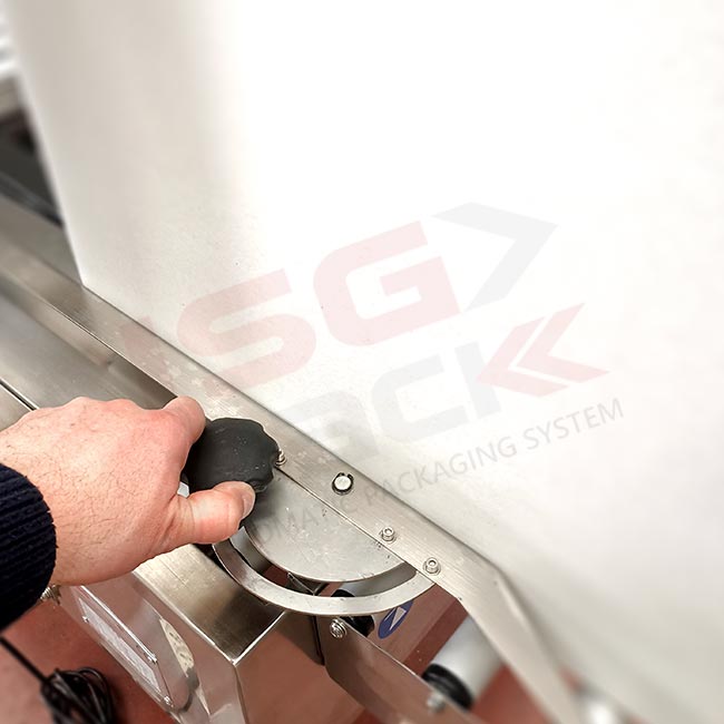 10 - regolazione-larghezza-scatola-nastratrice