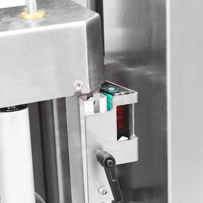 4 - Fotocellula-lettura-prodotti-fasciapallet-in-acciaio-inox