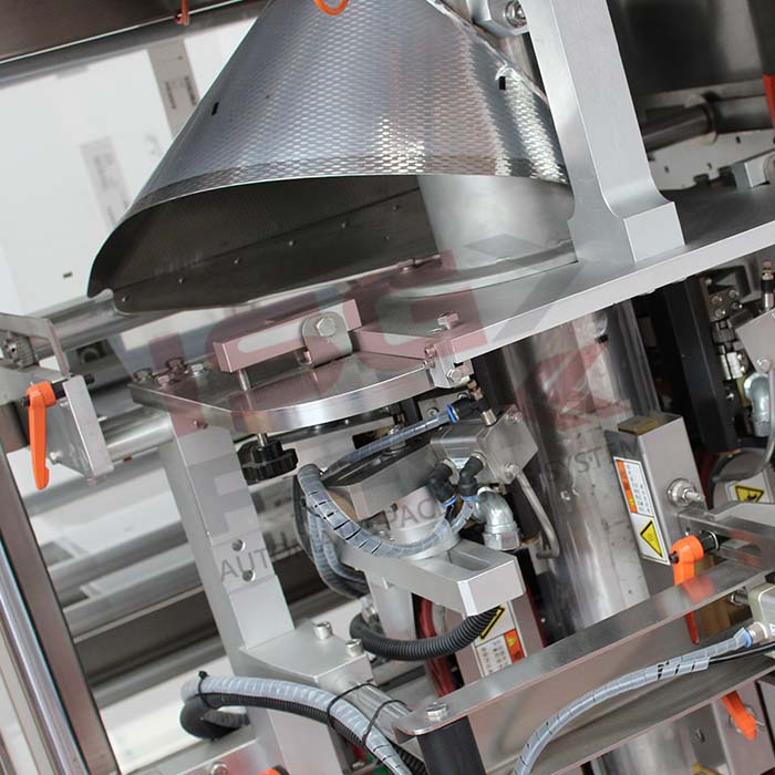 3 - confezionatrice-verticale-formatura-confezione