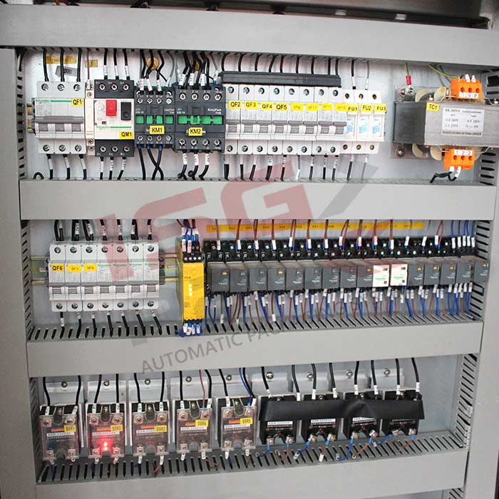 6 - confezionatrice-verticale-centralina