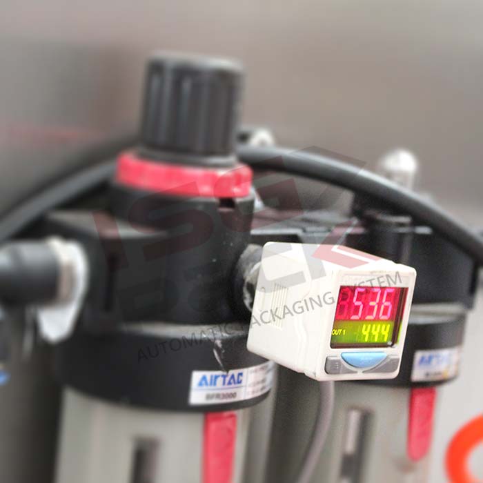 6 - confezionatrice-verticale-manometro-digitale